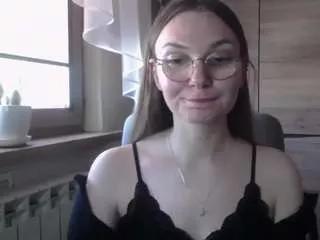 elly-classy from CamSoda is Freechat