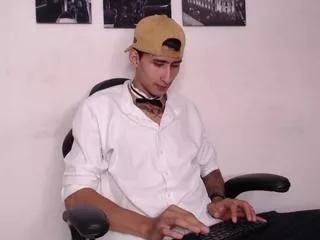 max_becford from Flirt4Free is Freechat