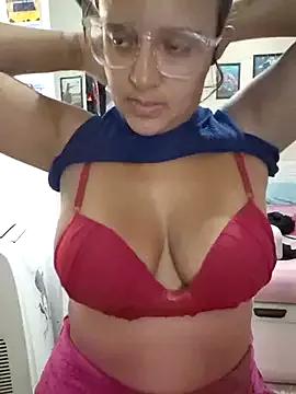 AliceRuivinha2 from StripChat is Freechat