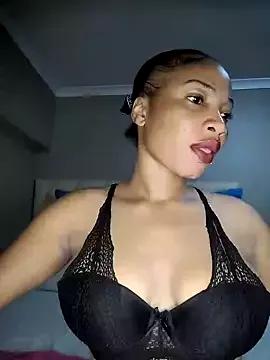 AMazingKAYxxx from StripChat is Freechat