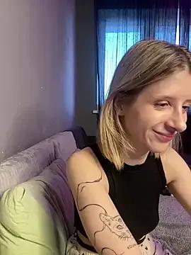 amorearte_m from StripChat is Freechat