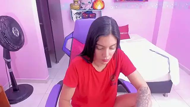 catalina_teen_squirt from StripChat is Freechat