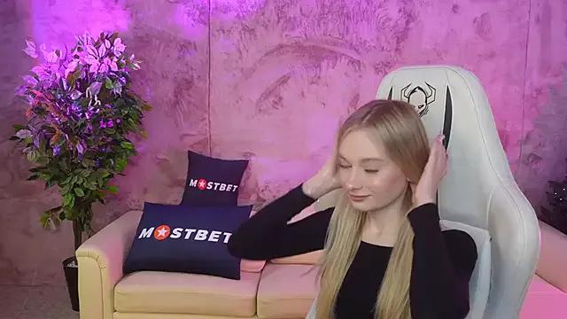 Ewa_Pearl from StripChat is Freechat