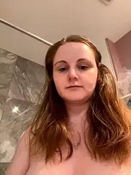 GingerSnap33 from StripChat