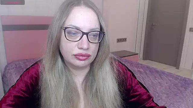 MariaPirsi from StripChat is Freechat