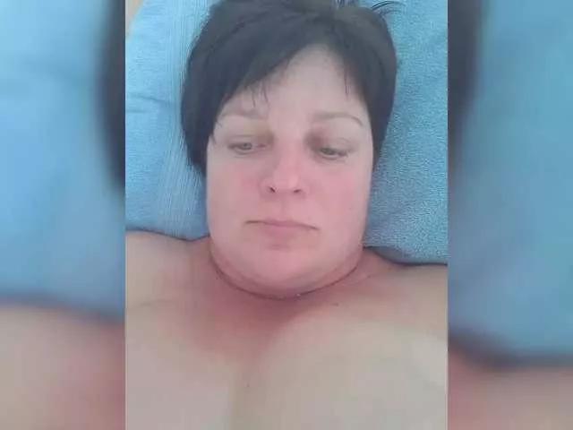 Offline -alenyshka- on BongaCams