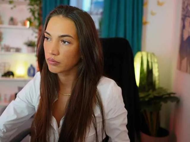 AlexisLovee on BongaCams