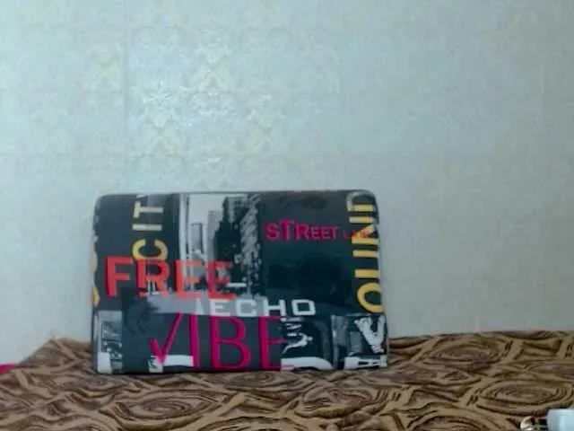 Offline aliiicestone on BongaCams