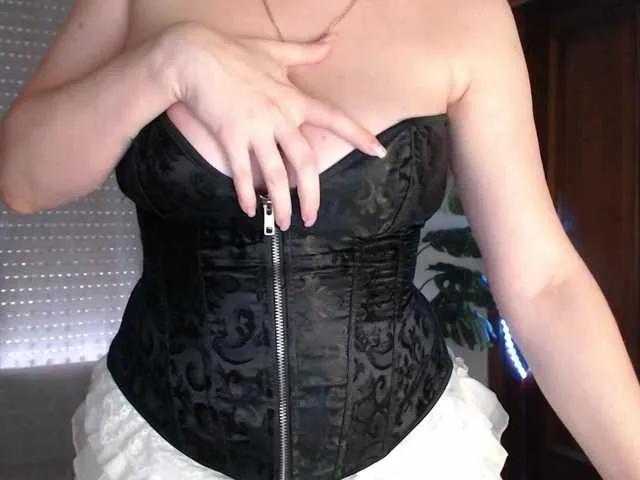 Alina-Lovely — Freechat on BongaCams