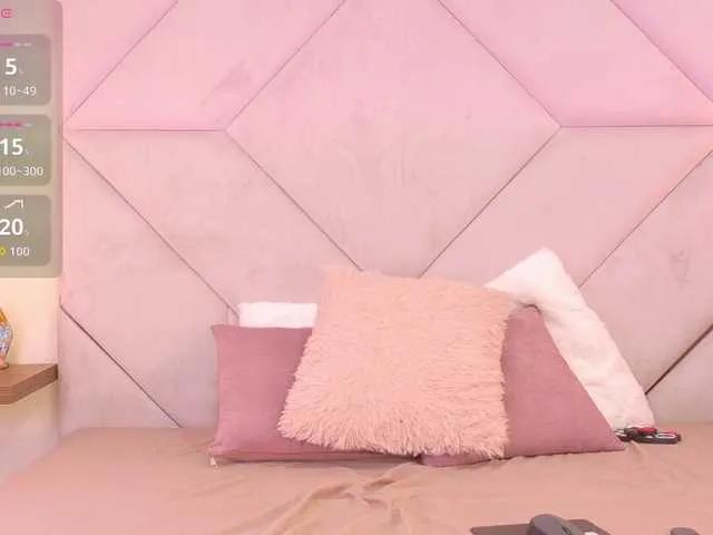 Freechat Gia-CaranGi on BongaCams