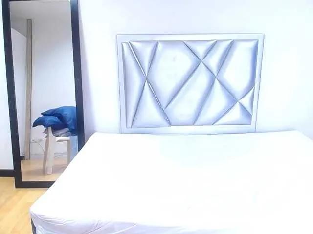 Freechat goldenn-ass on BongaCams