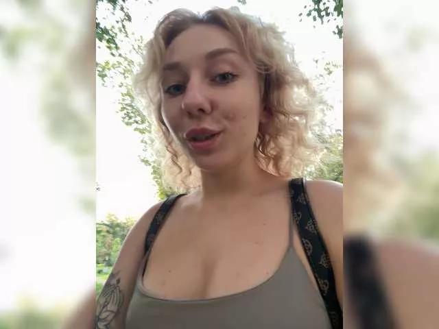 Offline Janchi- on BongaCams