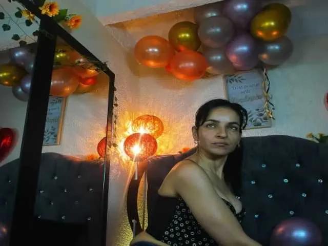 Freechat karol-rose on BongaCams