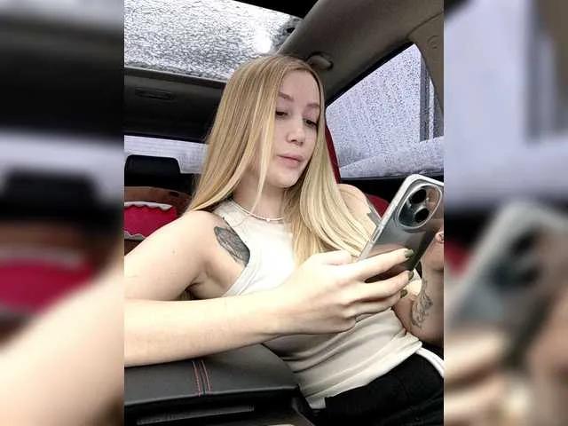 lana-lana03 on BongaCams