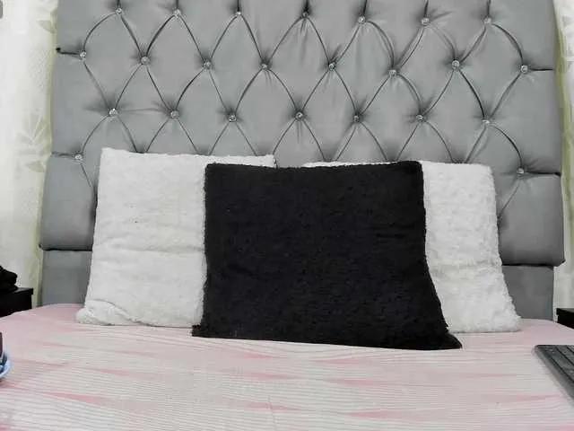 Freechat lunaeva23 on BongaCams