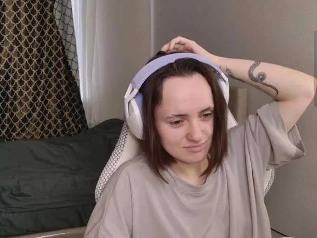 Offline LunaL0ve on BongaCams