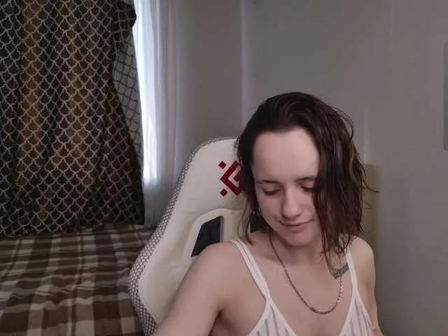 Offline LunaL0ve on BongaCams