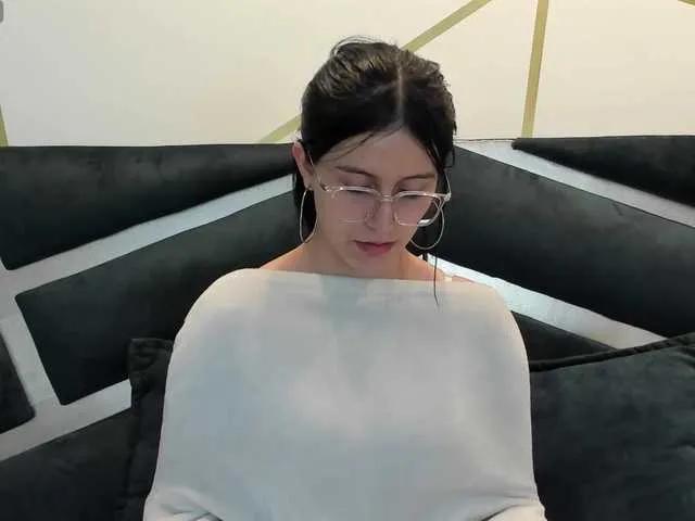 Offline maddy-jacksonw on BongaCams