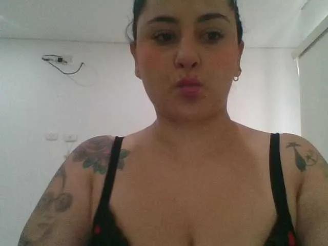 BongaCams Mariana is Freechat Mariana — JUGAR CON MIS PEZONES