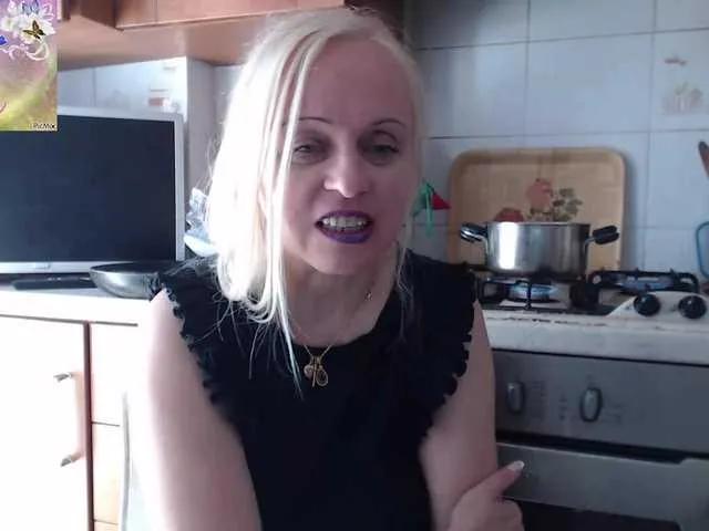 Freechat martachatte19 on BongaCams