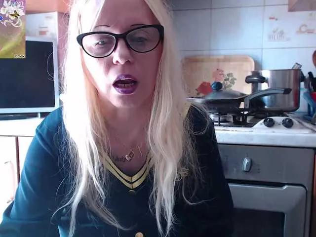 Freechat martachatte19 on BongaCams