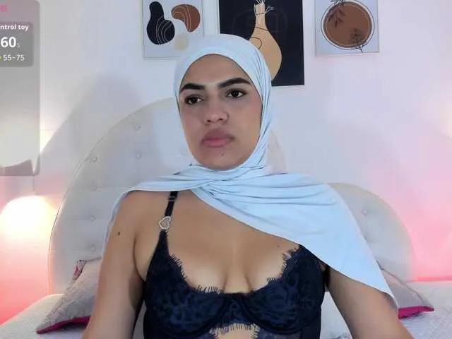 Offline mhia-paris on BongaCams
