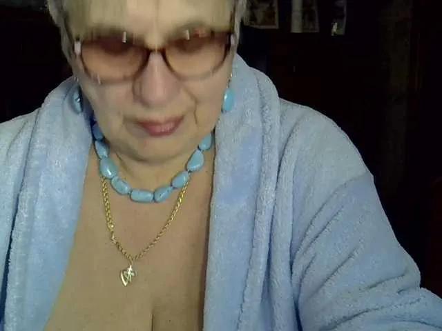 BongaCams SweetCherry00 is Freechat SweetCherry00 — gentle and not greedy when giving tokens