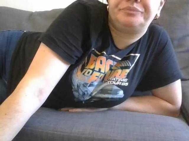 Freechat YourDesire36 on BongaCams