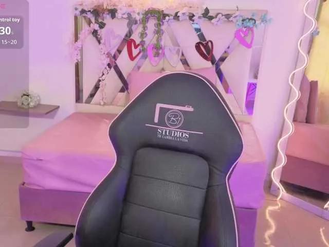 Offline ZURY-TAY on BongaCams