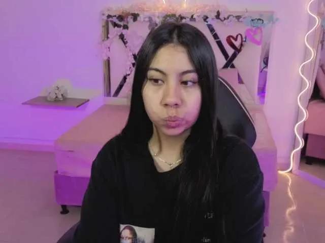 Offline ZURY-TAY on BongaCams