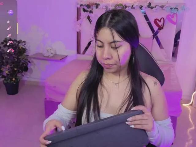 Offline ZURY-TAY on BongaCams