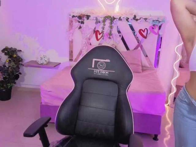 Offline ZURY-TAY on BongaCams