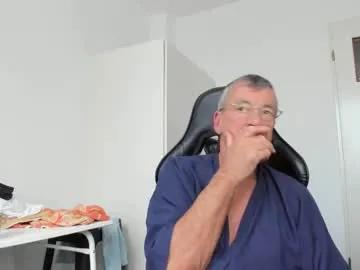 200gentleman on Chaturbate 