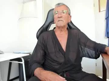 200gentleman on Chaturbate 