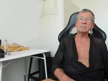 200gentleman on Chaturbate 