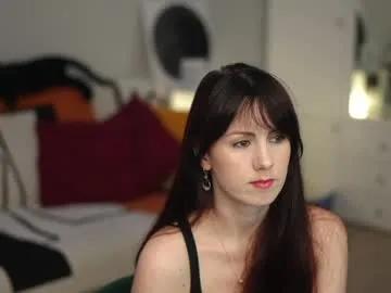 _blackbee_ — topless for 10 min [2305 tokens left] #erotic #smile #natural #dance