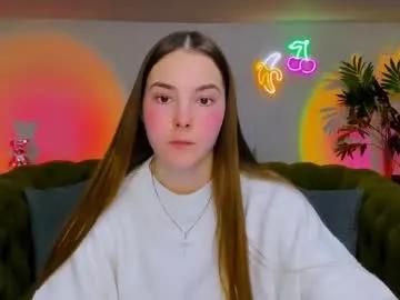 _cuddle_bug_ — Hello! My name is Erica! Welcome to my room ! Goal : Show my outfit :3 #new #shy #bigass #bigboobs #cute [333 tokens remaining]