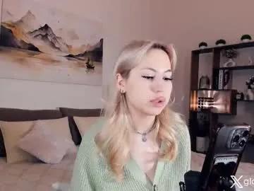 Freechat _golden_moon_ on Chaturbate