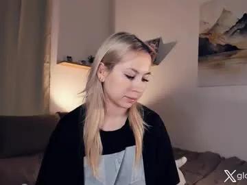 Freechat _golden_moon_ on Chaturbate