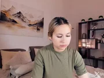 Freechat _golden_moon_ on Chaturbate