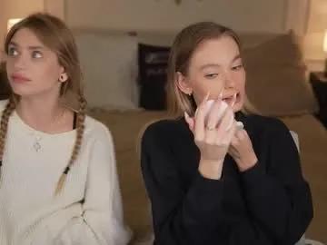 Freechat bright_diamonds_054 on Chaturbate