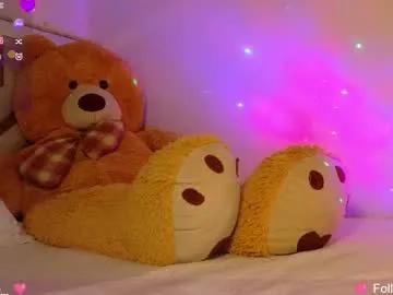 Freechat emma_clive on Chaturbate