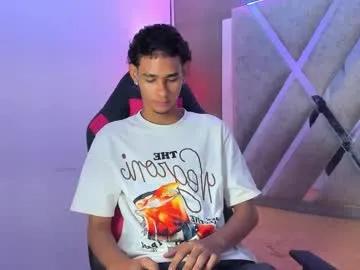 Freechat kenix_7 on Chaturbate