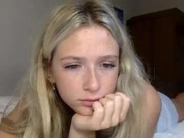 Freechat korinaluvv on Chaturbate