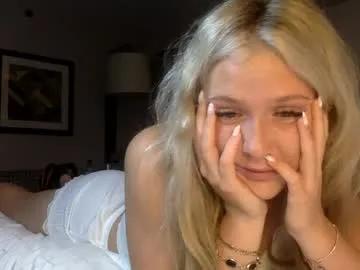 Freechat korinaluvv on Chaturbate