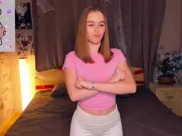 Freechat trinahillier on Chaturbate