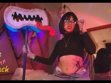 viollettaa_ — GOAL: footjob+ lot of saliva [105 tokens remaining] Please make me moan with your vibes #leather #boots #feet #glasses #saliva