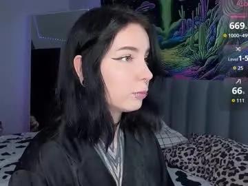 vivi__squirrel — off panties first time [3192 tokens remaining]