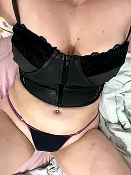 StripChat ___Amandinha is Freechat ___Amandinha — masturbar-se