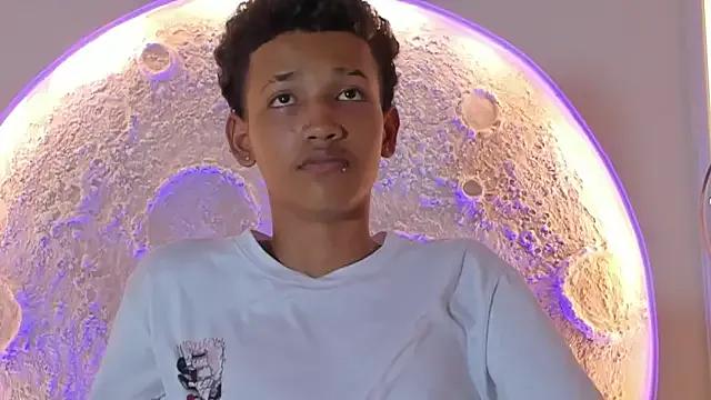 Freechat _Noah19 on StripChat